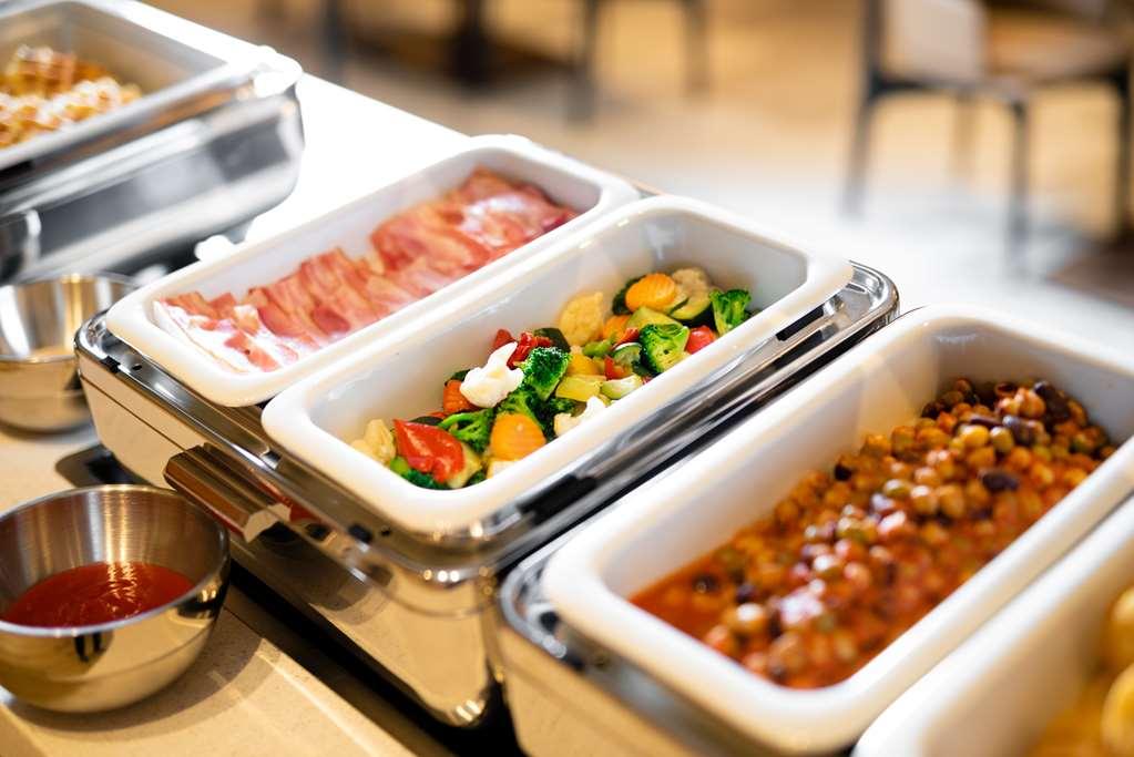 Hilton Garden Inn Kyoto Shijo Karasuma Restaurant photo